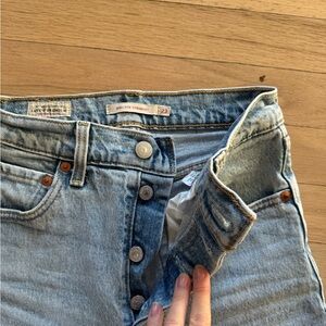 Levi’s ribcage straight size 23